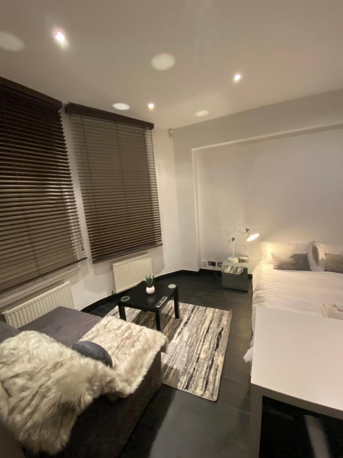 Beautiful Modern Studio In High Street Kensington Lägenhet London Exteriör bild
