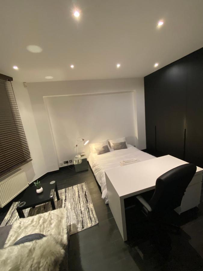 Beautiful Modern Studio In High Street Kensington Lägenhet London Exteriör bild